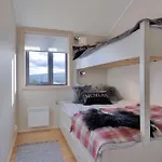 Modern With 3 Bedrooms And Balcony
