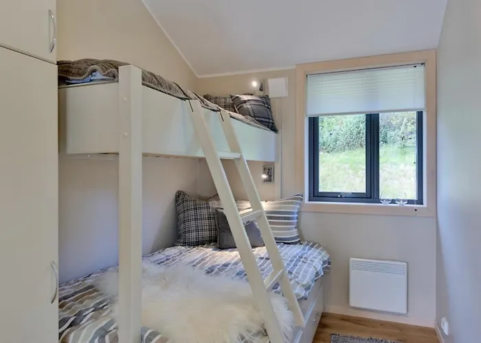Modern With 3 Bedrooms And Balcony