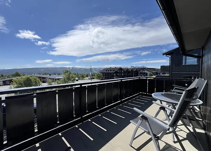 Modern With 3 Bedrooms And Balcony Beitostolen